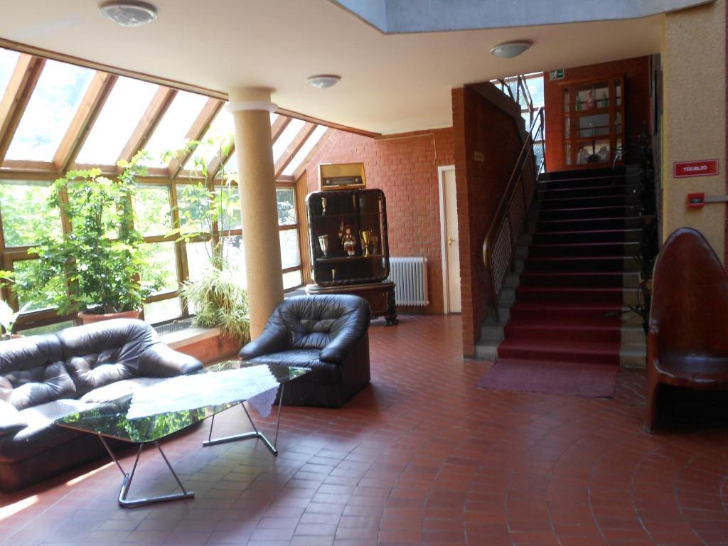 Budai Sport Hotel Boedapest Buitenkant foto
